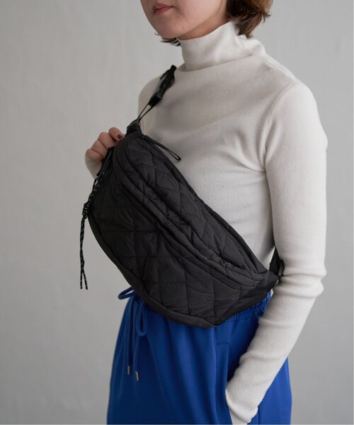 notch.(ノッチ)の「キルトボディバッグ(ボディバッグ/ウエストポーチ・レディース・ブラック/カーキ/グレー・ONESIZE)」の4枚目の写真