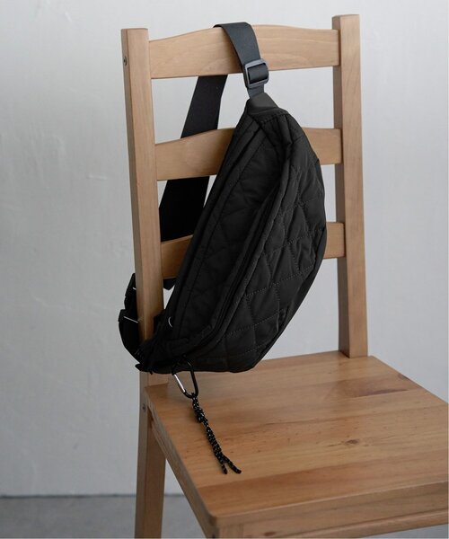 notch.(ノッチ)の「キルトボディバッグ(ボディバッグ/ウエストポーチ・レディース・ブラック/カーキ/グレー・ONESIZE)」の6枚目の写真