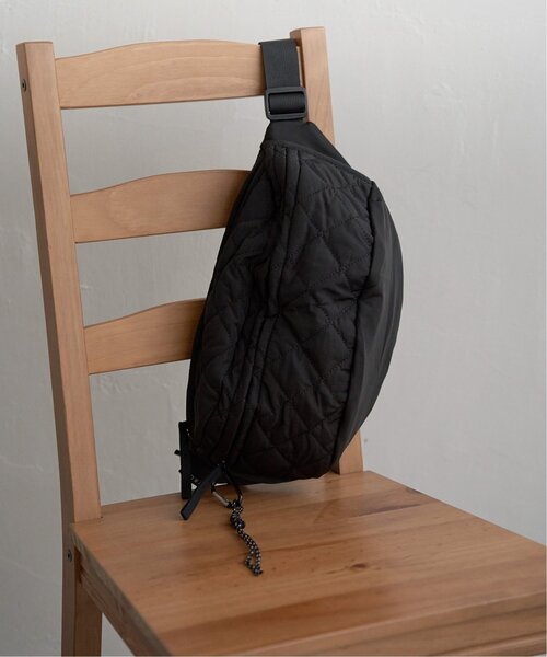 notch.(ノッチ)の「キルトボディバッグ(ボディバッグ/ウエストポーチ・レディース・ブラック/カーキ/グレー・ONESIZE)」の7枚目の写真