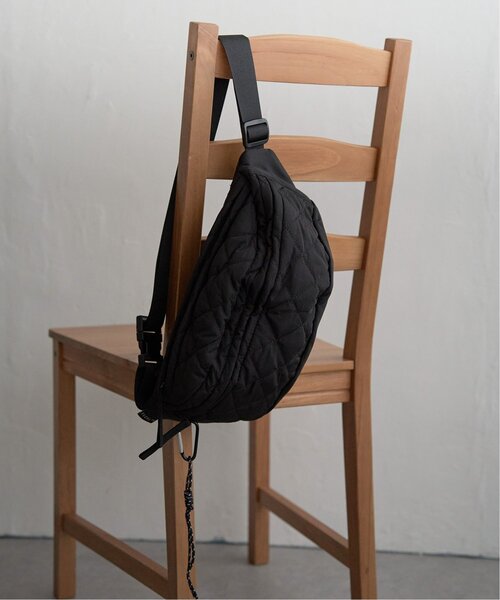 notch.(ノッチ)の「キルトボディバッグ(ボディバッグ/ウエストポーチ・レディース・ブラック/カーキ/グレー・ONESIZE)」の8枚目の写真