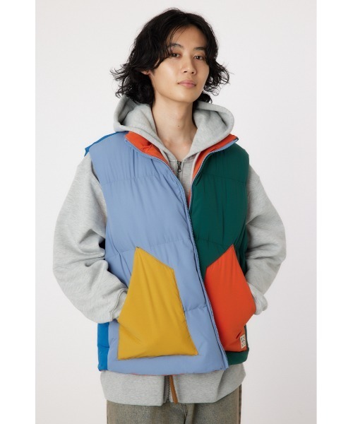 RODEO CROWNS WIDE BOWL（ロデオクラウンズワイドボウル）の「stand-neck パディングベスト（ベスト・メンズ・オレンジ/マルチ/ブラック・MEDIUM/LARGE）」の4枚目の写真