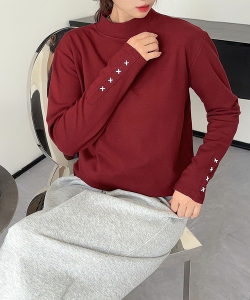 aimoha(アイモハ)の「ステッチスリーブハイネックトップス(Tシャツ/カットソー・レディース・ホワイト/ワインレッド/ブラック/チョコ/カーキ/グレー・FREE)」の6枚目の写真