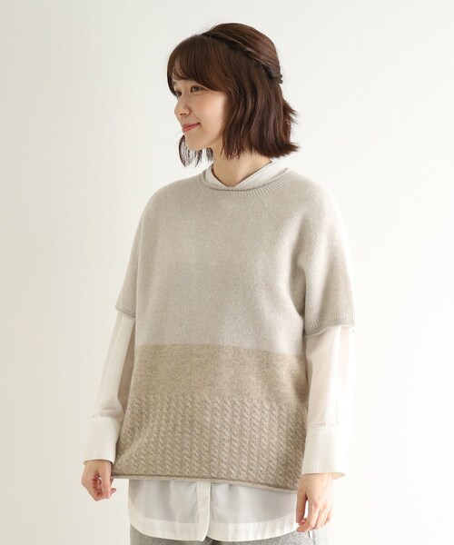 LAURA ASHLEY(ローラアシュレイ)の「【ウール混】チェスケーブル半袖ニット(ニット/セーター・レディース・ベージュ/グレー・38)」の2枚目の写真