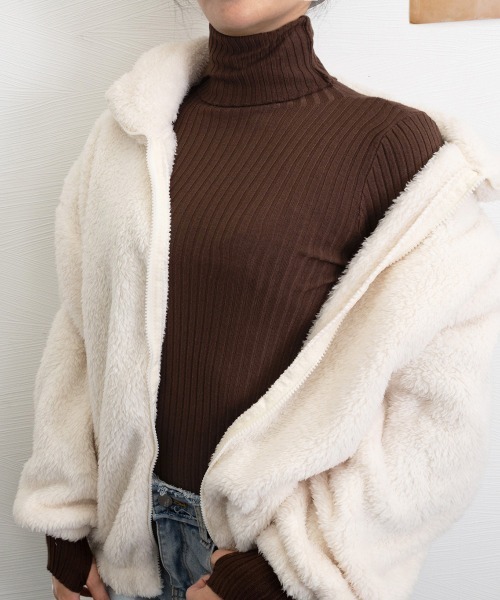Miniministore(ミニミニストア)の「ニットトップス ハイネック 指穴デザイン(ニット/セーター・レディース・ブラック/ダークベージュ/ホワイト/ブラウン・FREE)」の10枚目の写真
