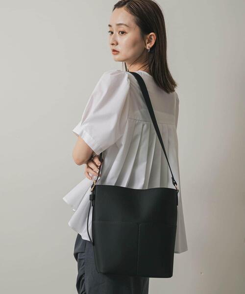 SENSE OF PLACE by URBAN RESEARCH（センスオブプレイスバイアーバンリサーチ）の「『防汚』アウトポケットショルダーバッグ（ショルダーバッグ・レディース・ライトグレー/ブラック/ベージュ/アイボリー/ブルー・ONE）」の7枚目の写真