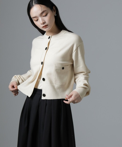 NANO universe（ナノユニバース）の「吸湿発熱マシンウォッシャブルニットカーディガン（ニット/セーター・レディース・アイボリー/レッド/ブラック・FREE）」の2枚目の写真