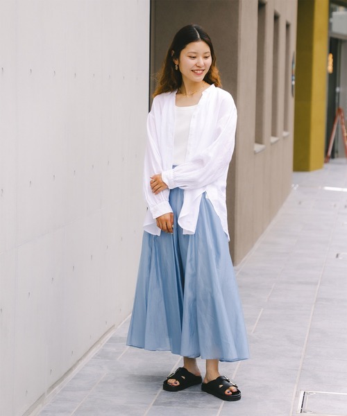 Ray BEAMS(レイビームス)の「エアリー シアー フレア スカート(スカート・レディース・サックスブルー/ブラック/ベージュ・1/0)」の4枚目の写真