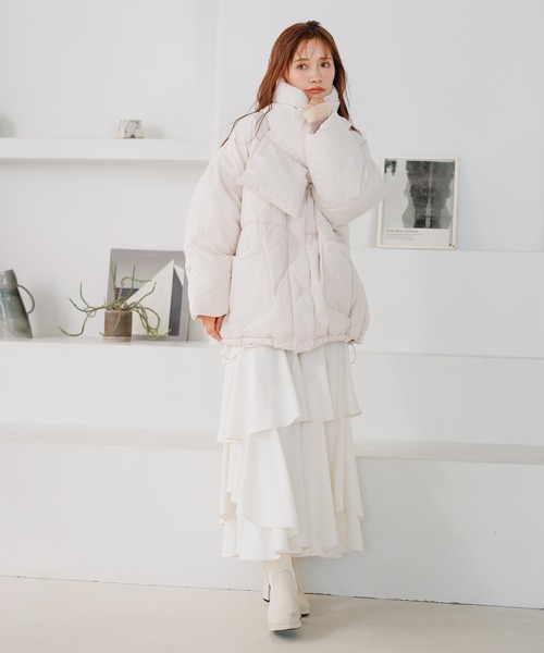 mysty woman(ミスティウーマン)の「マフラーツキノーカラーブルゾン 202904(ブルゾン・レディース・ベージュ/ブラック/アイボリー・FREE)」の9枚目の写真