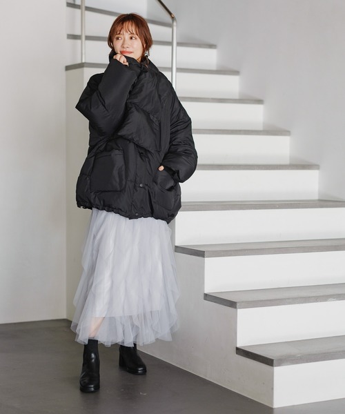 mysty woman(ミスティウーマン)の「マフラーツキノーカラーブルゾン 202904(ブルゾン・レディース・ベージュ/ブラック/アイボリー・FREE)」の5枚目の写真