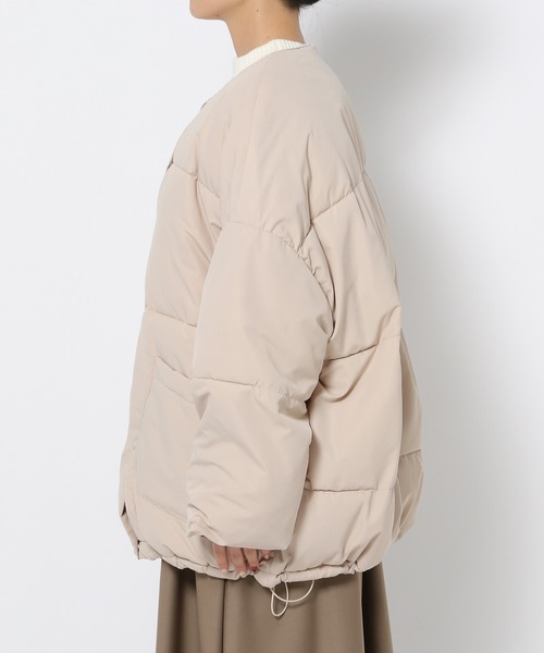 mysty woman(ミスティウーマン)の「マフラーツキノーカラーブルゾン 202904(ブルゾン・レディース・ベージュ/ブラック/アイボリー・FREE)」の15枚目の写真