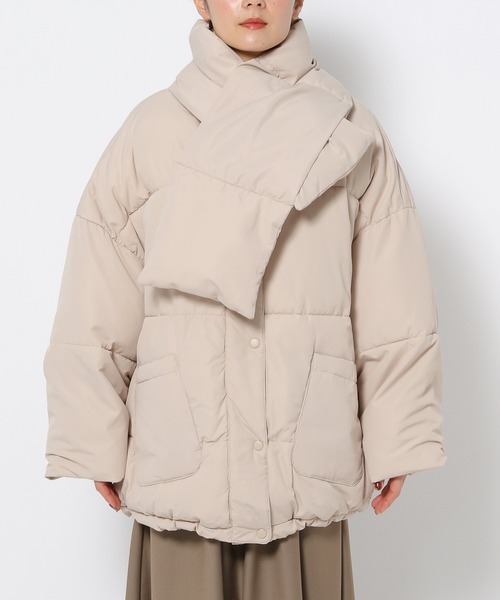 mysty woman(ミスティウーマン)の「マフラーツキノーカラーブルゾン 202904(ブルゾン・レディース・ベージュ/ブラック/アイボリー・FREE)」の13枚目の写真