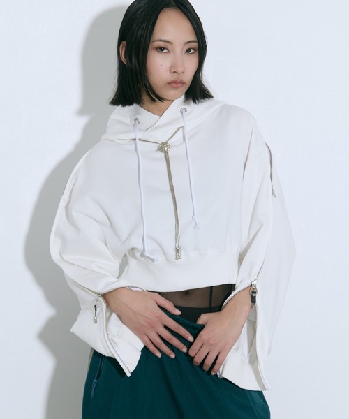 TOGA(トーガ)の「【TOGA PULLA/トーガプルラ】Zip sweat hoodie/ジップスウェットフーディ/ショートパーカー(パーカー・レディース・ホワイト/ネイビー・S)」の5枚目の写真