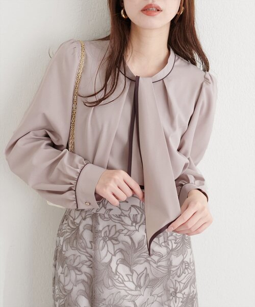 natural couture（ナチュラルクチュール）の「配色ボウタイ2WAYブラウス（シャツ/ブラウス・レディース・ネイビー/その他1/ピンクベージュ/サックスブルー/グレイッシュベージュ/オフホワイト/チャコールグレー・FREE）」の6枚目の写真