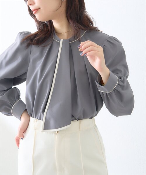 natural couture（ナチュラルクチュール）の「配色ボウタイ2WAYブラウス（シャツ/ブラウス・レディース・ネイビー/その他1/ピンクベージュ/サックスブルー/グレイッシュベージュ/オフホワイト/チャコールグレー・FREE）」の3枚目の写真