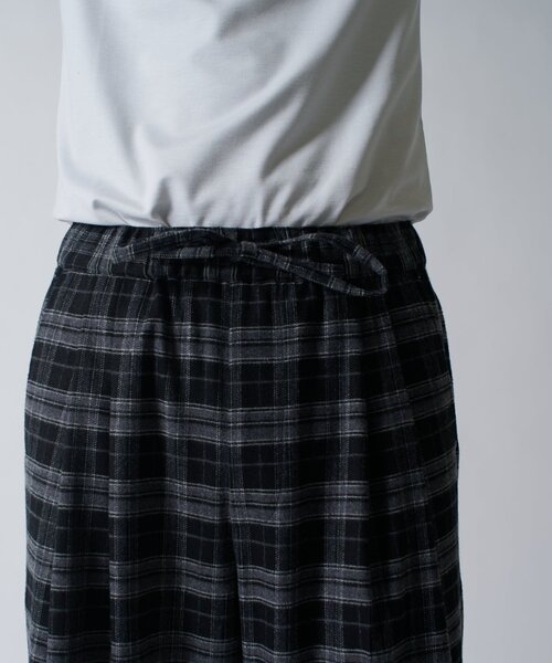 Lui's(ルイス)の「【Neucon/ニューコン】チェックワイドストレートイージースラックス(その他パンツ・メンズ・ブラウン/ブラック・2/1)」の8枚目の写真