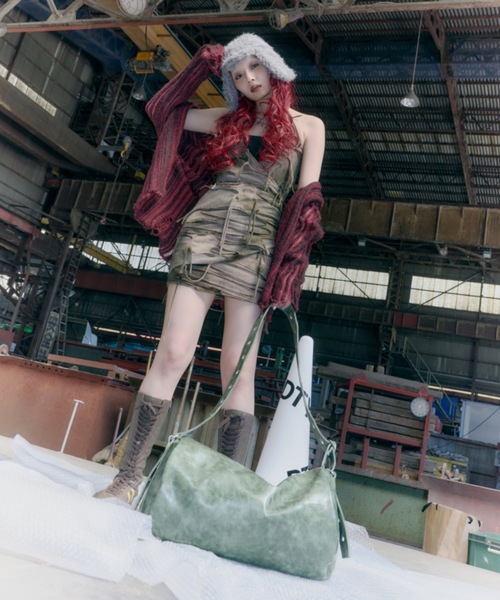 DTYYPE（ドタイプ）の「ロゴ入りヴィンテージ風ボストンバッグ