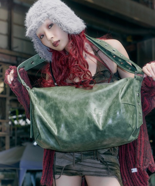 DTYYPE（ドタイプ）の「ロゴ入りヴィンテージ風ボストンバッグ