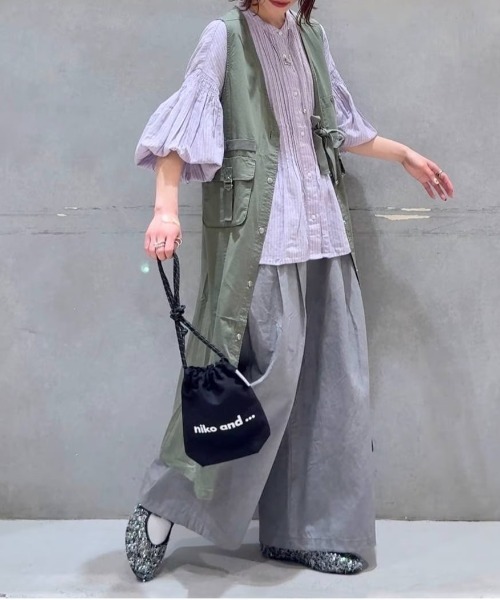 niko and...（ニコアンド）の「オリジナルニコロゴ巾着バッグ（ショルダーバッグ・レディース・ブラック/ホワイト・0）」の8枚目の写真