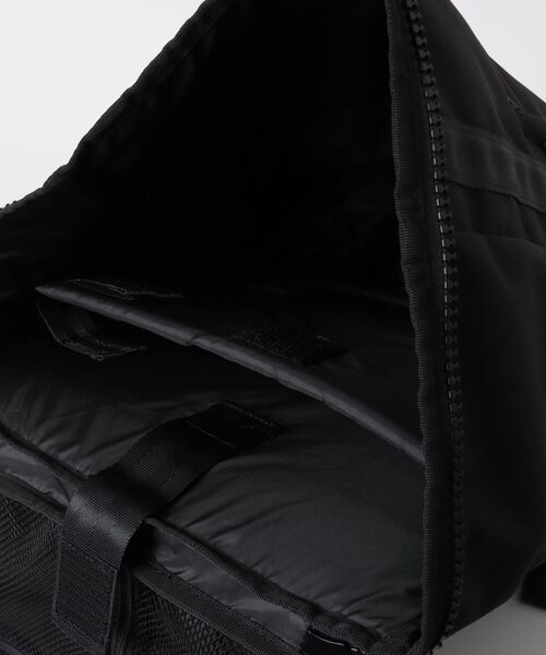 NEW ERA(ニューエラ)の「【NEW ERA/ニューエラ】BOX PACK(バックパック/リュック・メンズ・ブラック/ブラック系その他・FREE)」の4枚目の写真