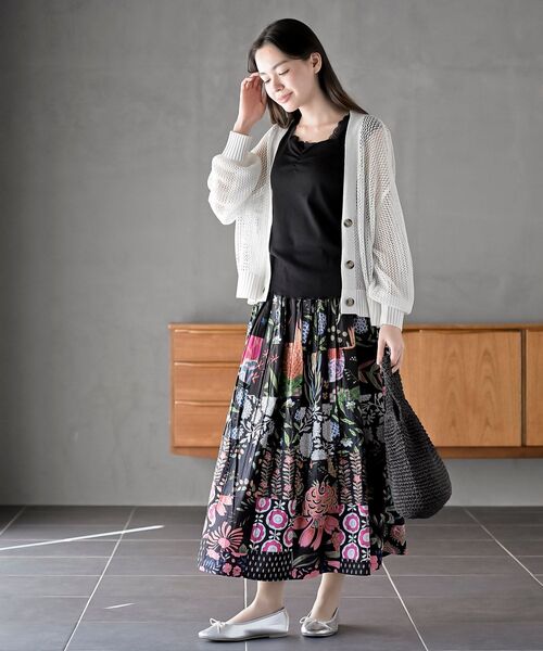 rps（アールピーエス）の「レースふちどりシャーリングタンクトップ（タンクトップ・レディース・ブラック/オフホワイト/ピンクベージュ/グレイッシュベージュ・M/L）」の20枚目の写真