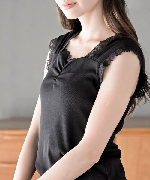 rps（アールピーエス）の「レースふちどりシャーリングタンクトップ（タンクトップ・レディース・ブラック/オフホワイト/ピンクベージュ/グレイッシュベージュ・M/L）」の18枚目の写真