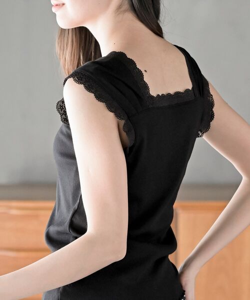 rps（アールピーエス）の「レースふちどりシャーリングタンクトップ（タンクトップ・レディース・ブラック/オフホワイト/ピンクベージュ/グレイッシュベージュ・M/L）」の16枚目の写真