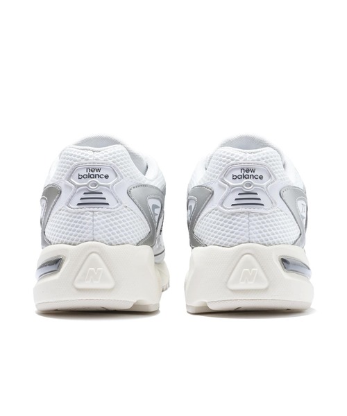ML725CG WHITE/BLACK（スニーカー）｜New Balance