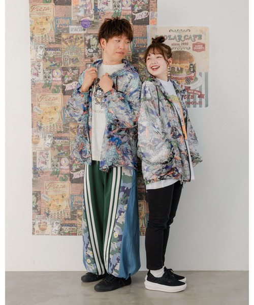 ScoLar(スカラー)の「351109:新キャラ総柄メッシュブルゾン(パーカー・メンズ・パープル/カーキ・M)」の6枚目の写真