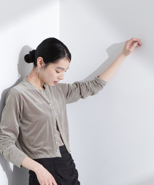 NANO universe(ナノユニバース)の「シアーベロアメニーボタンカーディガン(カーディガン/ボレロ・レディース・モカ/ブラック/ライトブルー・FREE)」の7枚目の写真