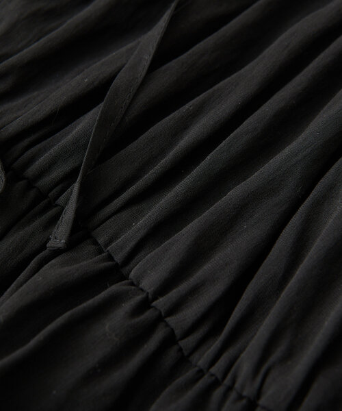 RIVE DROITE（リヴドロワ）の「【一枚でも羽織でも活躍！】ギャザーストリングブラウス（シャツ/ブラウス・レディース・ブラック/ブラウン/オフホワイト・FREE）」の4枚目の写真