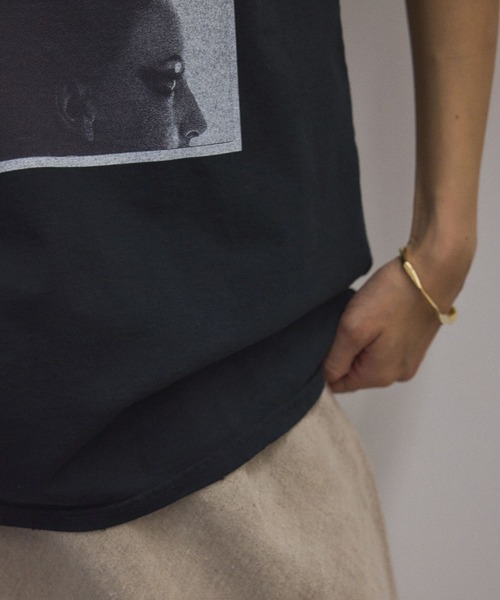 Couture d'adam(クチュールドアダム)の「【COUTURE D'ADAM(クチュール ド アダム)】Sam Haskins T Finish/November Girl Cover/フォトTシャツ(Tシャツ/カットソー・レディース・ブラック系その他3・38)」の8枚目の写真