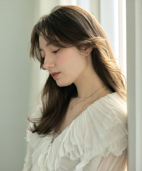 Jolie Toujours（ジョリトゥジュール）の「〈K18GP〉トロワ１粒ＣＺピアス（ピアス（両耳用）・レディース・ゴールド・FREE）」の4枚目の写真