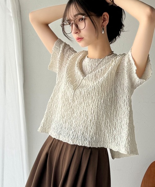 classicalelf(クラシカルエルフ)の「ラフに着てもサマになる!前後2wayクラッシュジャカードノーカラーブラウス(半袖)(シャツ/ブラウス・レディース・チャコール/グレイッシュベージュ/アイボリー・LARGE/MEDIUM/SMALL/X-LARGE)」の16枚目の写真