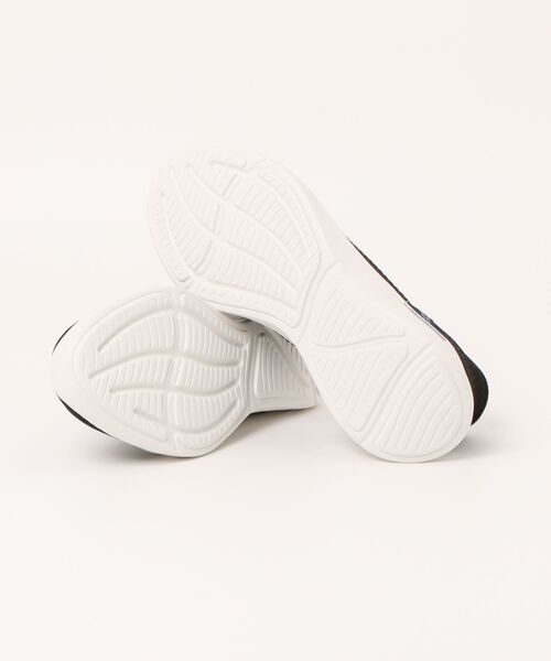SKECHERS（スケッチャーズ）の「SKECHERS スケッチャーズ SLIP-INS スリップインズ RELAXED FIT SPORT-CLASSIC EASE【軽量】レディーススニーカー(リラックスドフィット) 150355（スニーカー・レディース・ブラック/ライトブルー・22.0cm/22.5cm/23.0cm/23.5cm/24.0cm/24.5cm/26.0cm/25.0cm/25.5cm）」の4枚目の写真