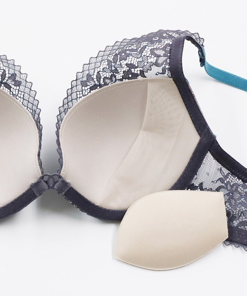 ANNEBRA（アンブラ）の「Reflex デコルテレースモールドカップブラジャー（ブラジャー・レディース・パープル/ダークグレー・B70/C70/D70/B75/C75/E70/E75/F70/F75/D80/G70/G75/D75/E80/C80）」の13枚目の写真