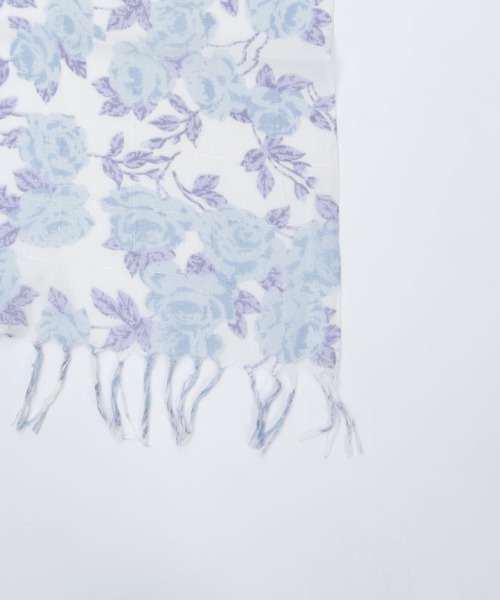 axes femme（アクシーズファム）の「ローズプリントストール（マフラー・レディース・ベージュ/ブルー・FREE）」の5枚目の写真