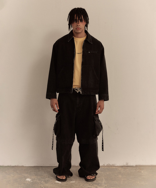 LIBERE(リベーレ)の「LIBERE リベーレ / UTILITY CARGO PANTS ワイドシルエットデニムカーゴパンツ / 251320(カーゴパンツ・メンズ・ブラック・LARGE/SMALL)」の2枚目の写真