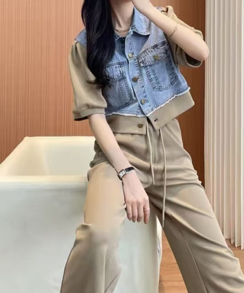 FAVORITO(ファヴォリート)の「襟付き半袖カットソー切り替えデニムトップスパンツ2点セットアップ(セットアップ・レディース・ブラック/ブラウン/ベージュ/グレー・F)」の6枚目の写真