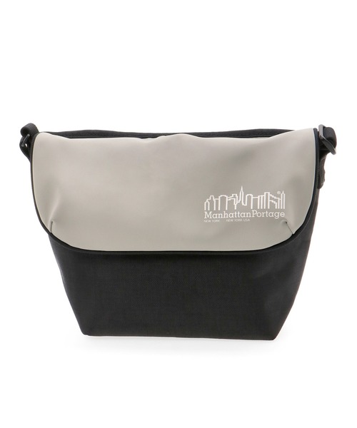 Manhattan Portage(マンハッタンポーテージ)の「Nylon Messenger Bag Back Pocket W/ Divider Magnet VEG Leather 600D HYDR(メッセンジャーバッグ・メンズ・ブラック/グレー・X-SMALL)」の11枚目の写真