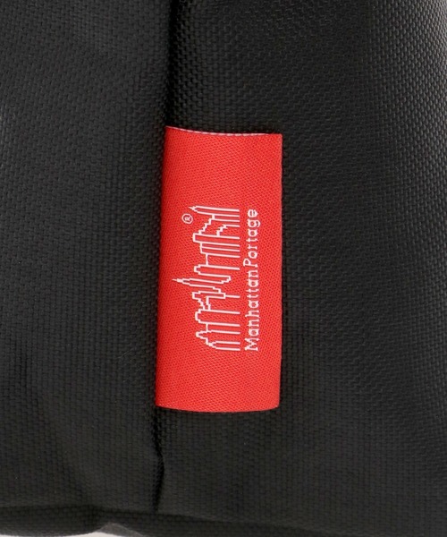 Manhattan Portage(マンハッタンポーテージ)の「Nylon Messenger Bag Back Pocket W/ Divider Magnet VEG Leather 600D HYDR(メッセンジャーバッグ・メンズ・ブラック/グレー・X-SMALL)」の20枚目の写真