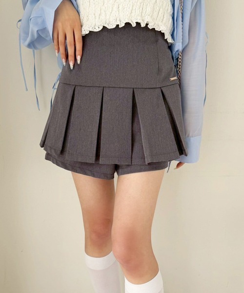 one after another NICE CLAUP（ワンアフターアナザーナイスクラップ）の「【サイズ展開あり】プレート付きプリーツスカパン（その他パンツ・レディース・ブラック/オフホワイト/杢グレー/ベージュ・SMALL/MEDIUM）」の3枚目の写真