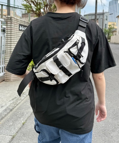 セール】トリプルポケットナイロンボディバッグ（ボディバッグ