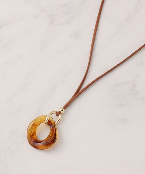 SHOO・LA・RUE（シューラルー）の「オーバルワントップコードネックレス（ネックレス・レディース・グレー/ライトベージュ/ダークブラウン・00）」の5枚目の写真