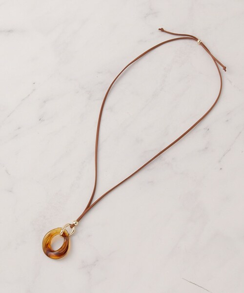 SHOO・LA・RUE（シューラルー）の「オーバルワントップコードネックレス（ネックレス・レディース・グレー/ライトベージュ/ダークブラウン・00）」の6枚目の写真