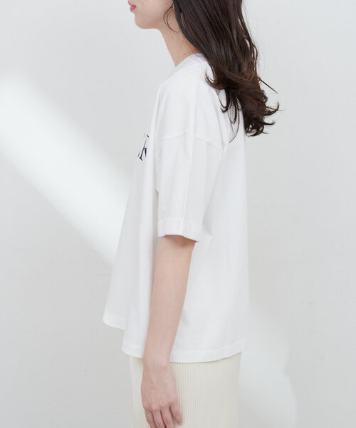 natural couture（ナチュラルクチュール）の「【サスティナ企画】袖口ロールUPロゴT（Tシャツ/カットソー・レディース・オフホワイト/ピンク/ベージュ/スミクロ・FREE）」の22枚目の写真