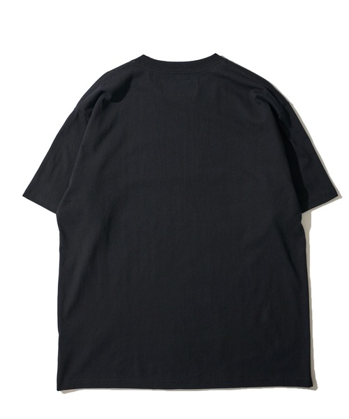 UNIVERSAL OVERALL(ユニバーサルオーバーオール)の「【UNIVERSAL OVERALL】 3D CENTER LOGO TEE / センターロゴクルーネックTシャツ(Tシャツ/カットソー・メンズ・オートミール/ブラック/ネイビー/ホワイト/サックスブルー・LARGE/X-LARGE/MEDIUM)」の7枚目の写真