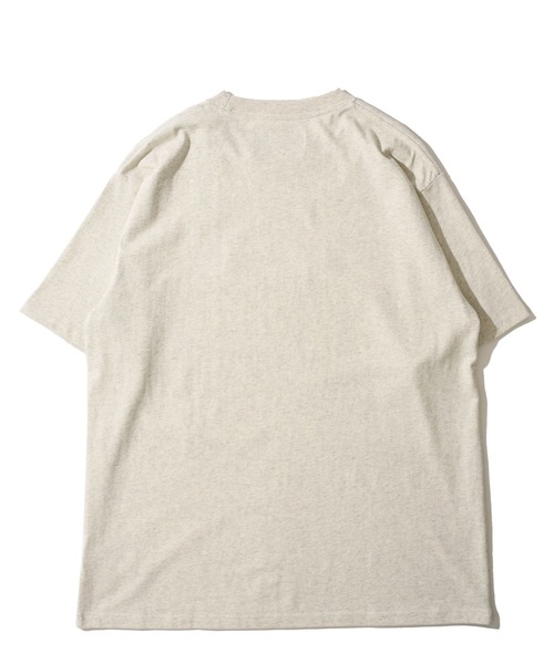 UNIVERSAL OVERALL(ユニバーサルオーバーオール)の「【UNIVERSAL OVERALL】 3D CENTER LOGO TEE / センターロゴクルーネックTシャツ(Tシャツ/カットソー・メンズ・オートミール/ブラック/ネイビー/ホワイト/サックスブルー・LARGE/X-LARGE/MEDIUM)」の8枚目の写真