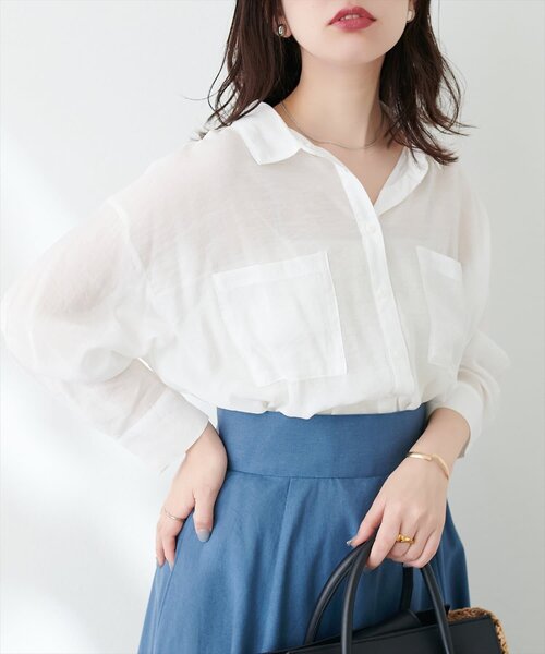 natural couture(ナチュラルクチュール)の「Wポケットシアーシャツ(シャツ/ブラウス・レディース・ピンク/ベージュ/ミント/スミクロ/オフホワイト・FREE)」の2枚目の写真