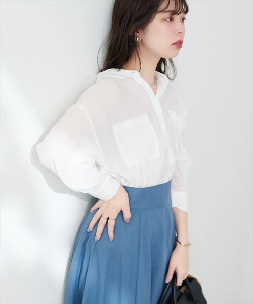 natural couture(ナチュラルクチュール)の「Wポケットシアーシャツ(シャツ/ブラウス・レディース・ピンク/ベージュ/ミント/スミクロ/オフホワイト・FREE)」の13枚目の写真