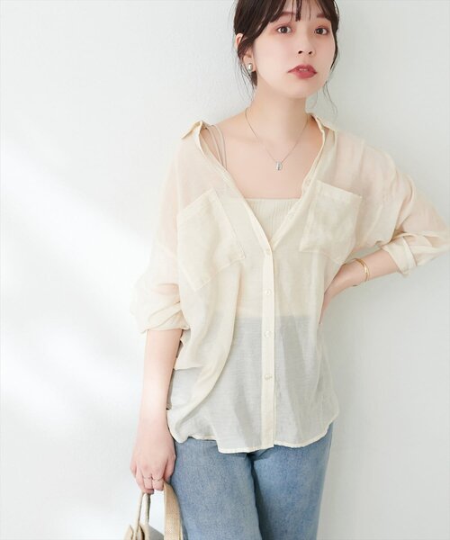 natural couture(ナチュラルクチュール)の「Wポケットシアーシャツ(シャツ/ブラウス・レディース・ピンク/ベージュ/ミント/スミクロ/オフホワイト・FREE)」の7枚目の写真